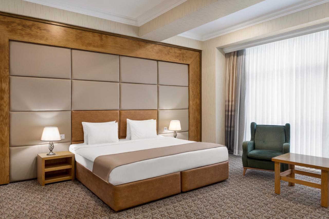 Wyndham Baku Hotel Exterior photo