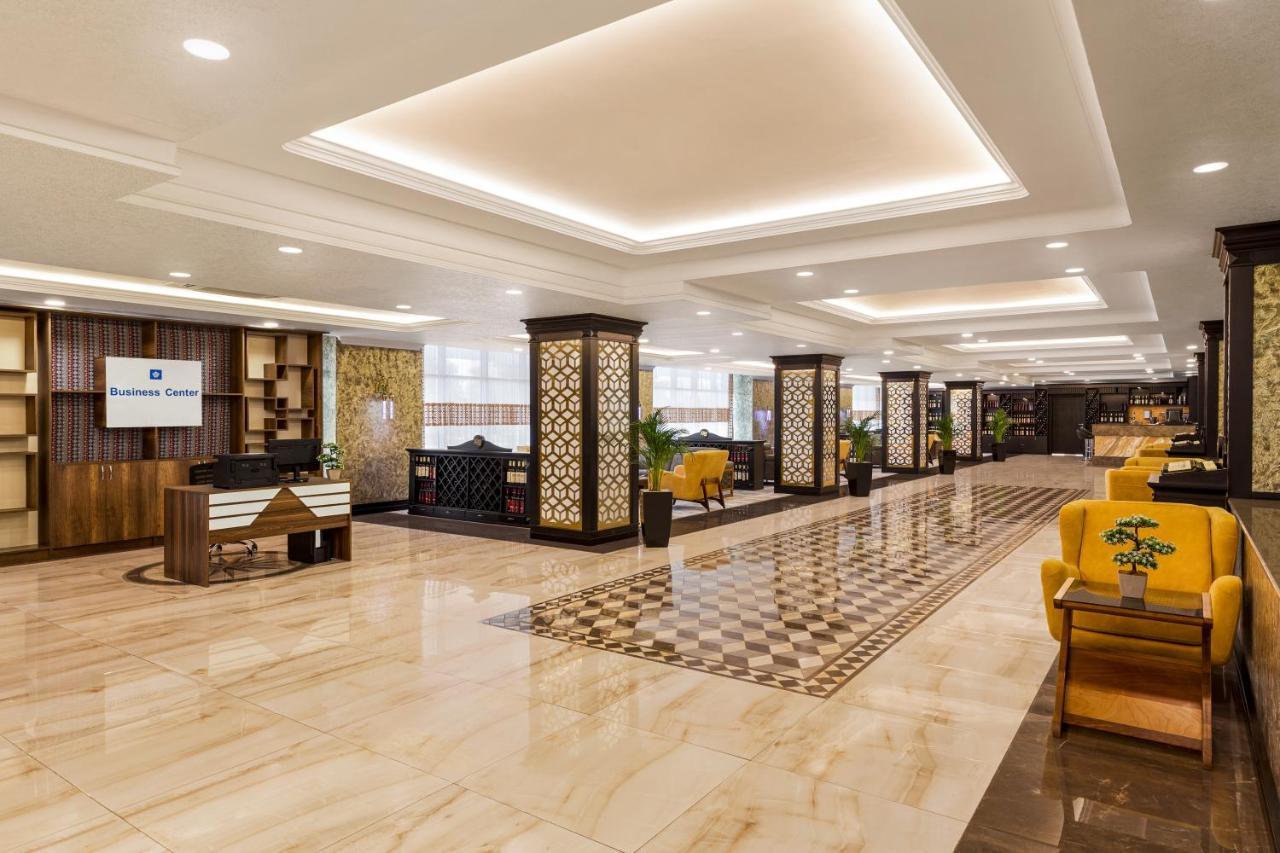 Wyndham Baku Hotel Exterior photo
