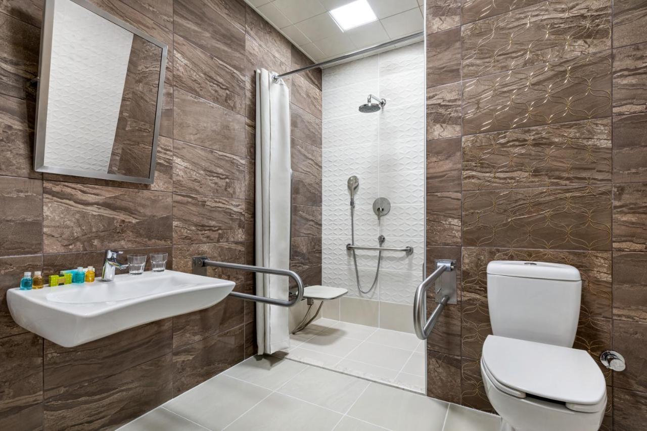 Wyndham Baku Hotel Exterior photo