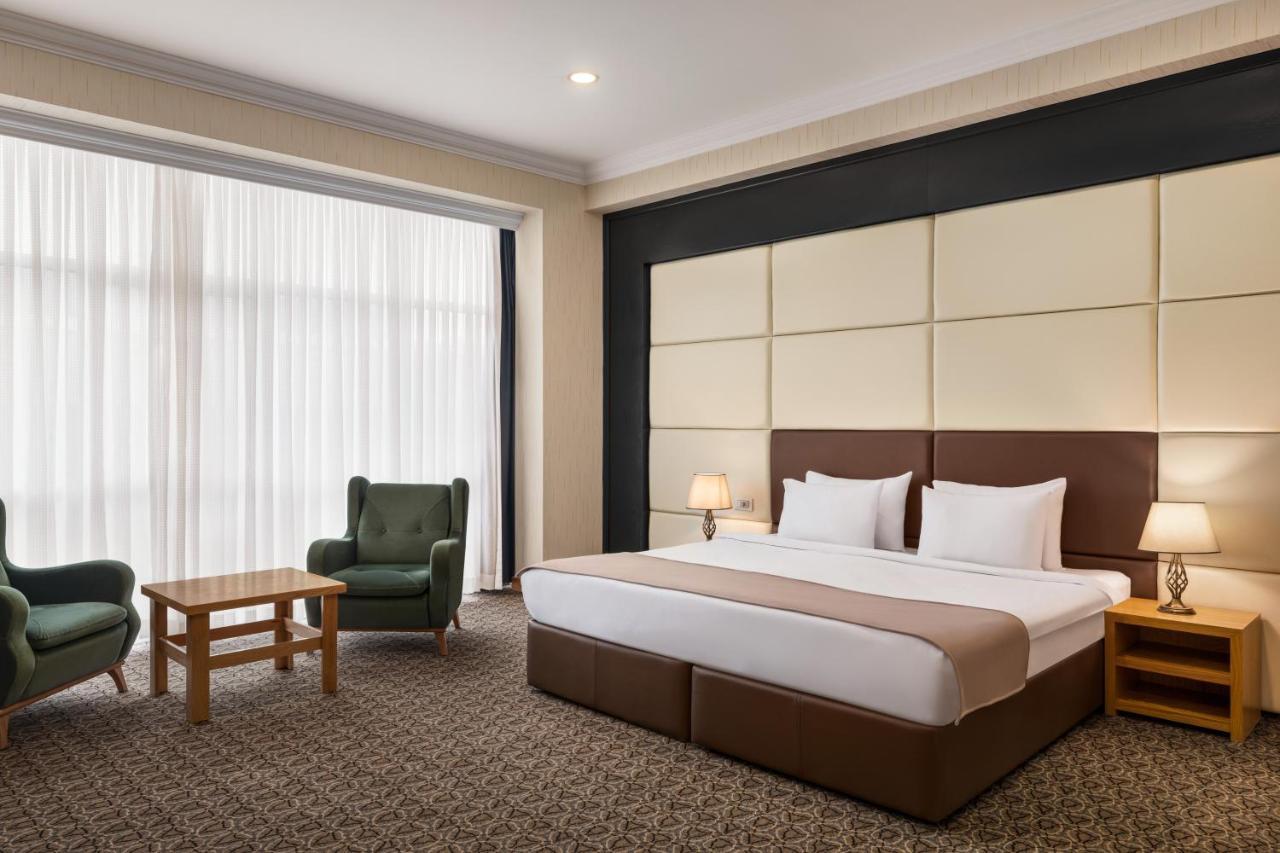 Wyndham Baku Hotel Exterior photo