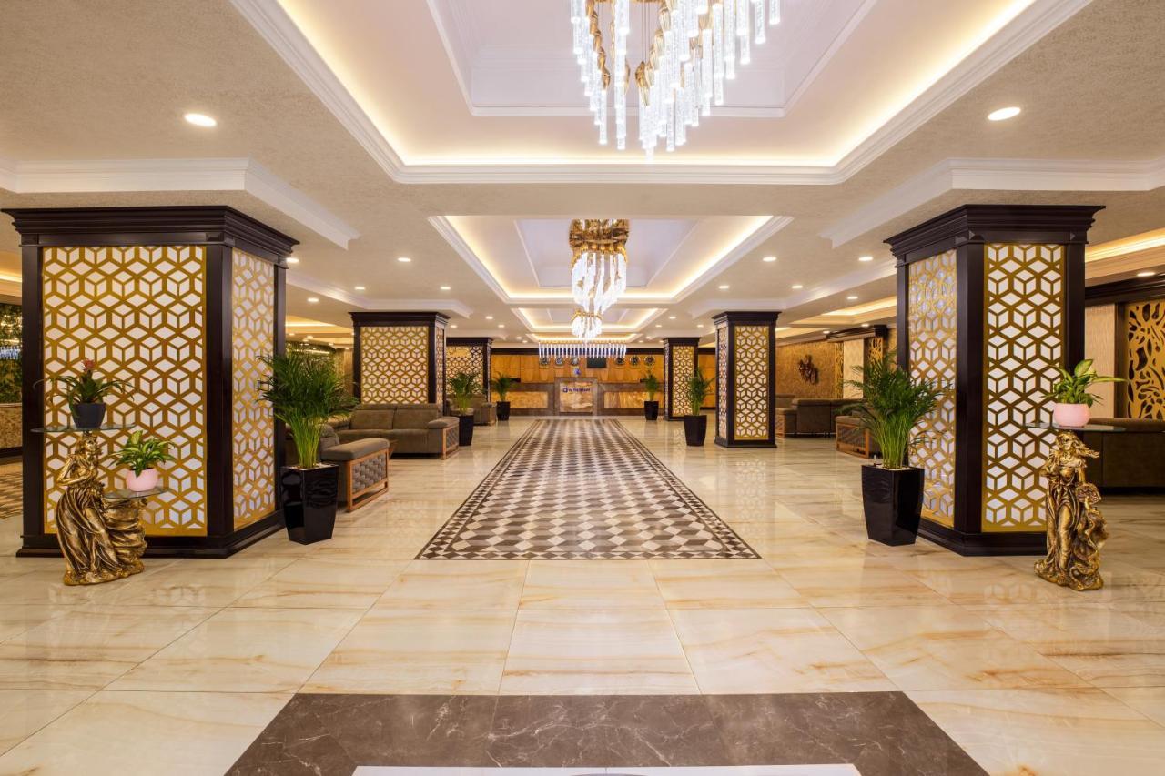 Wyndham Baku Hotel Exterior photo