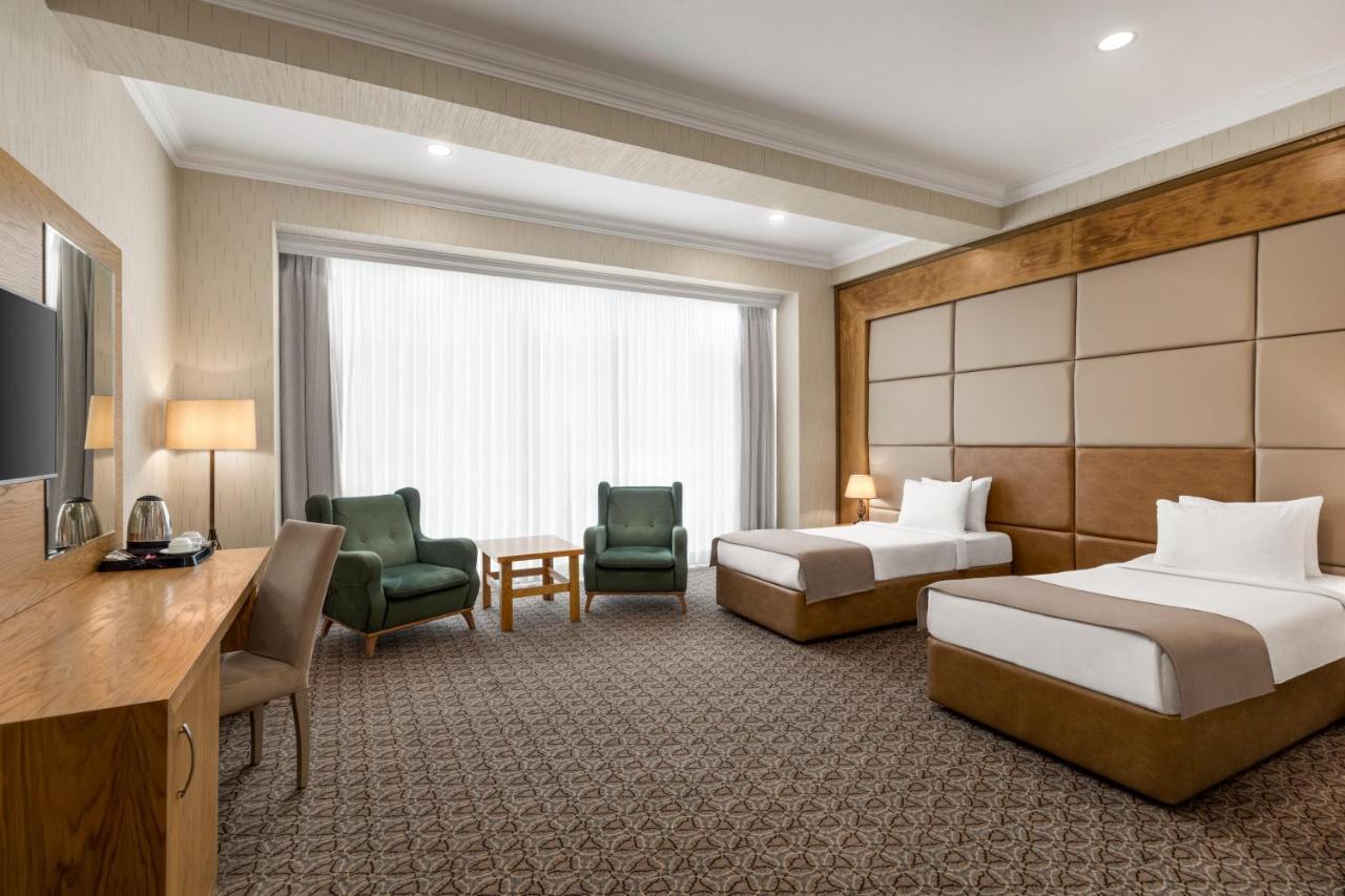 Wyndham Baku Hotel Exterior photo