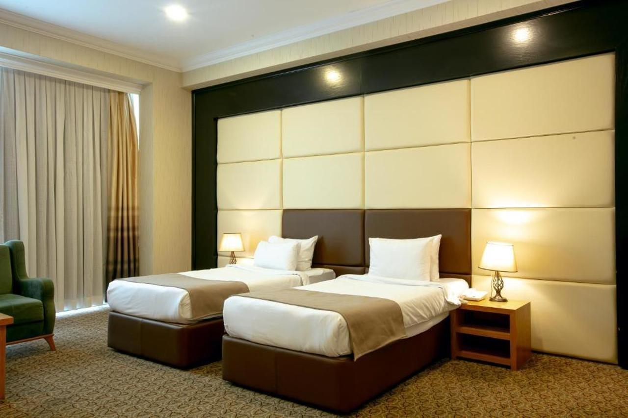 Wyndham Baku Hotel Exterior photo